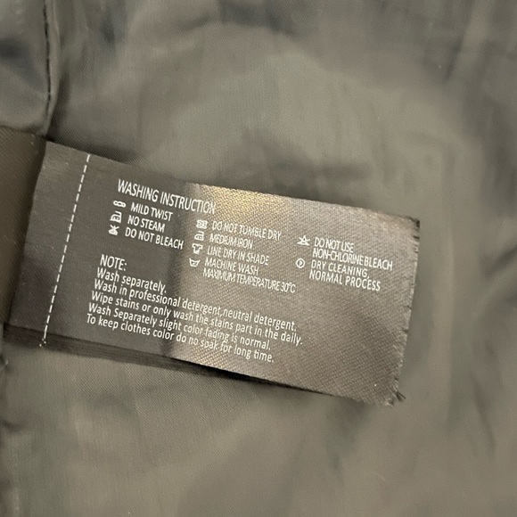 Wantdo Women’s winter ski puffer black jacket - Picture 6 of 6